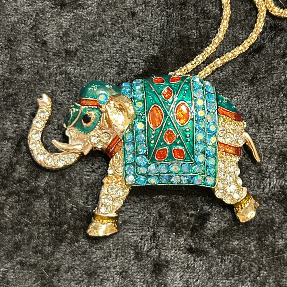 Betsey Johnson Teal Royal Elephant Pendant Neklace